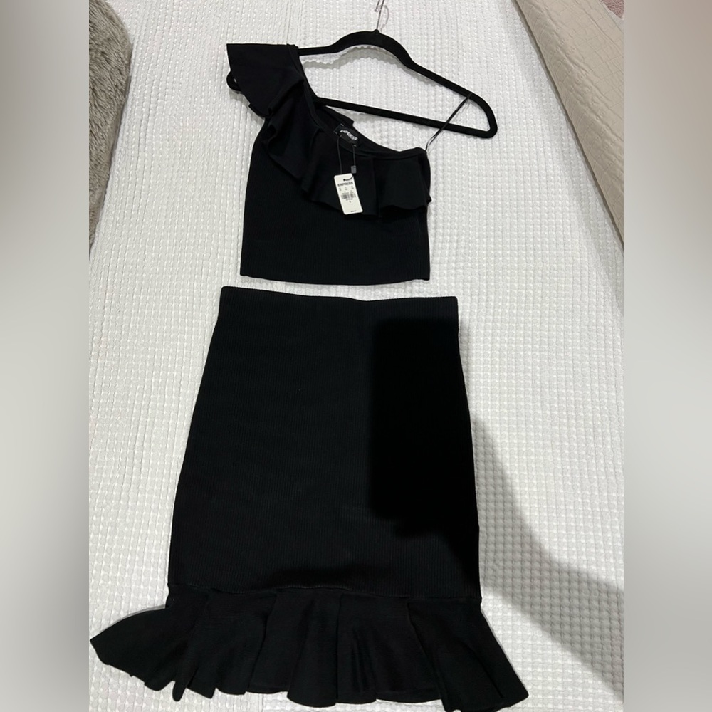 Brand new with tags express set